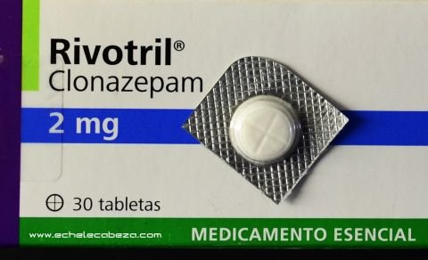 rivotril-caja-con-pepa-detalle-tag